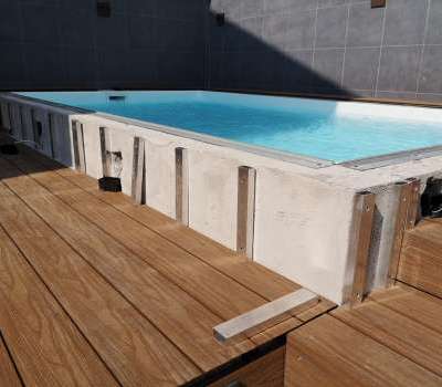 Costruzione su misura di copertura piscina decking da esterno